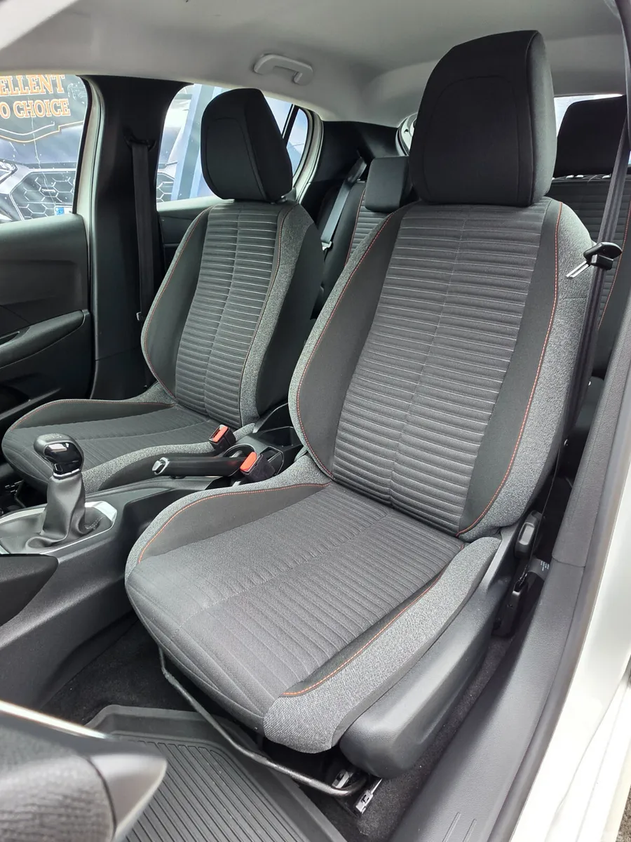 Peugeot 208 Hatchback, Petrol, 2022, White