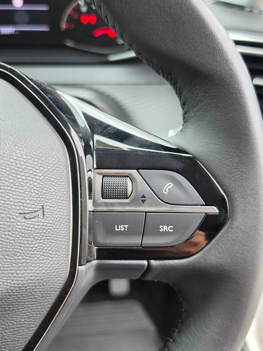 Peugeot 208 Hatchback, Petrol, 2022, White