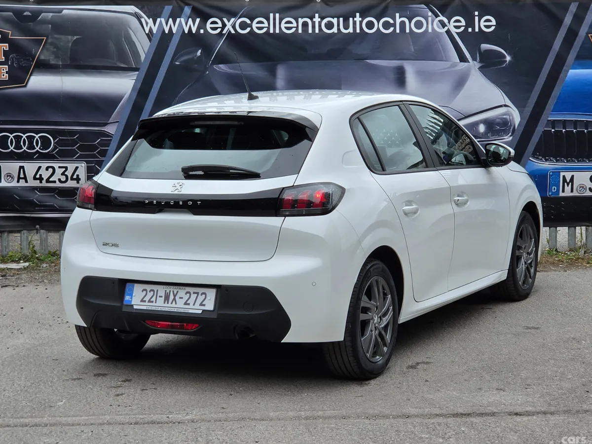 Peugeot 208 Hatchback, Petrol, 2022, White