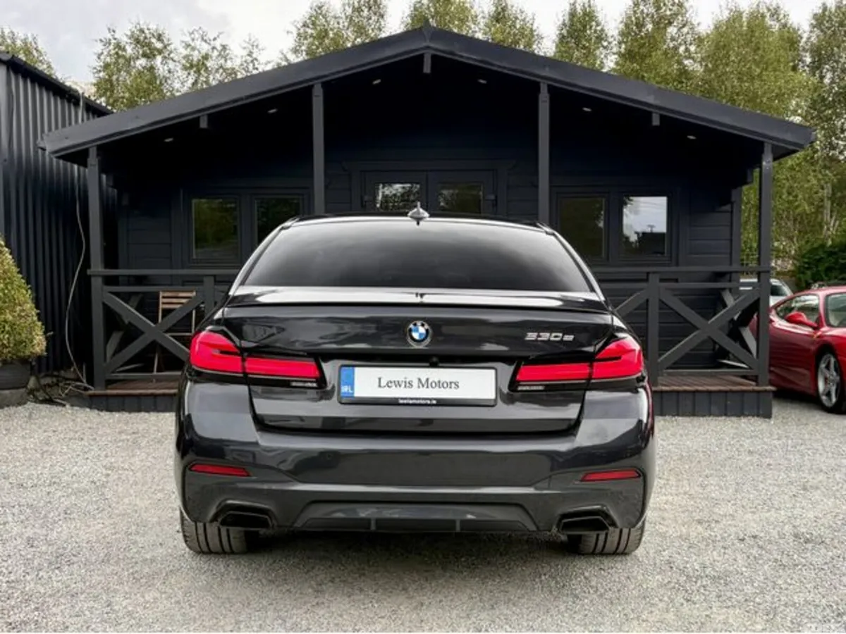 BMW 5-Series Saloon, Petrol Plug-in Hybrid, 2021, Grey