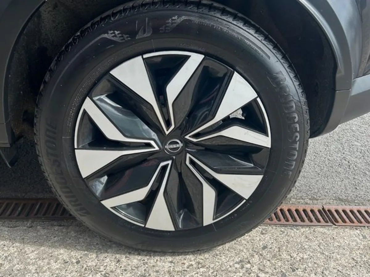 Nissan Juke MPV, Petrol, 2025, Black