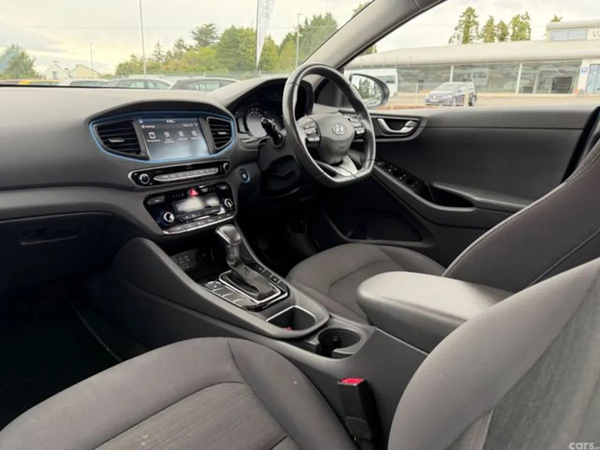 Hyundai IONIQ Hatchback, Petrol Hybrid, 2018, White