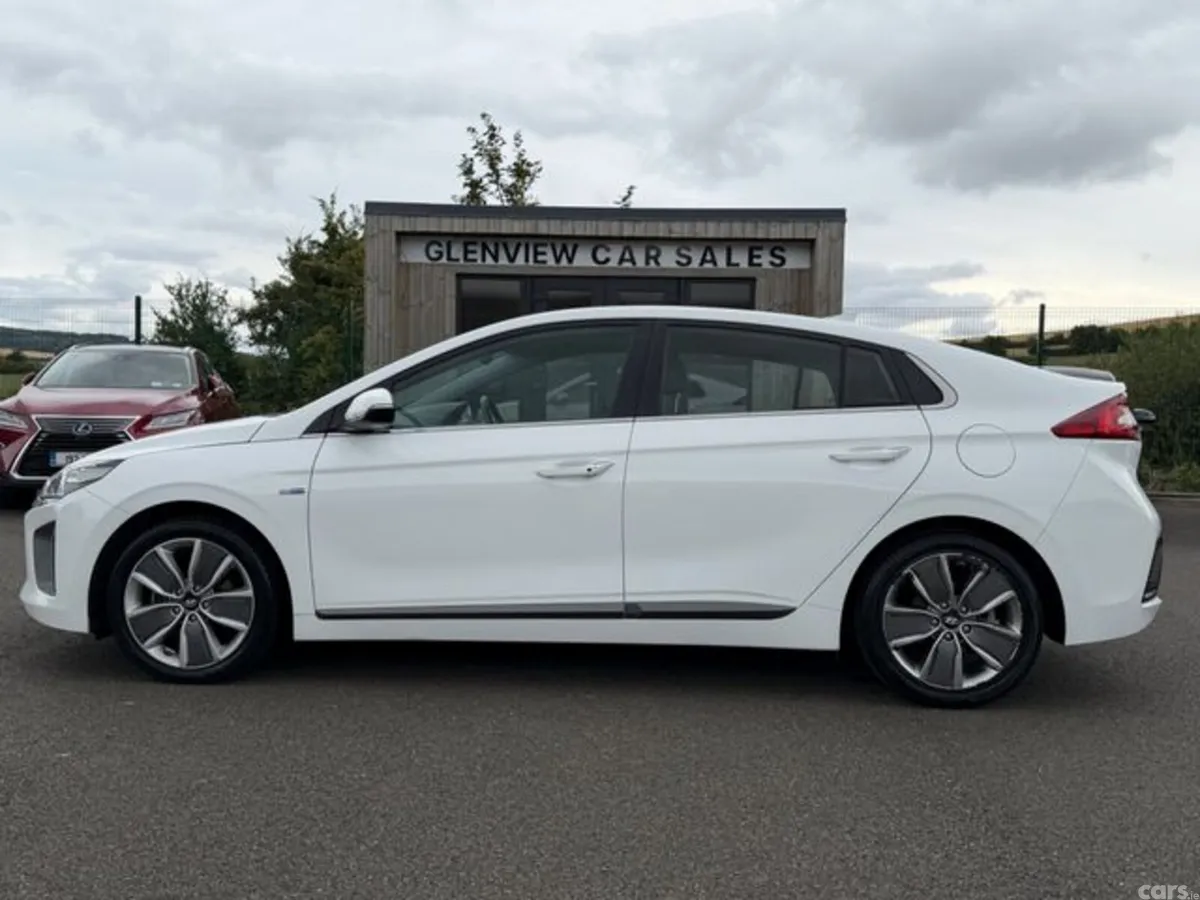 Hyundai IONIQ Hatchback, Petrol Hybrid, 2018, White