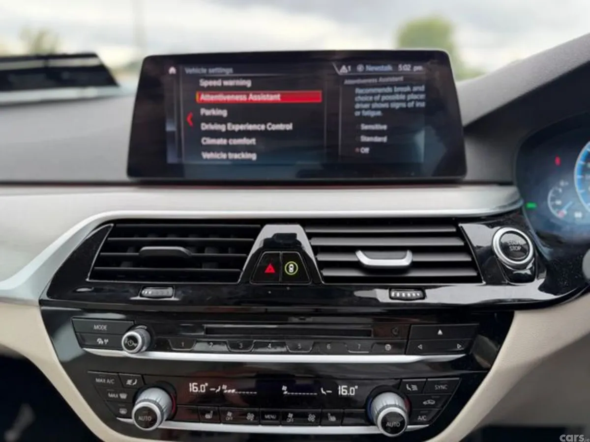 BMW 5-Series Saloon, Petrol Plug-in Hybrid, 2019, Blue