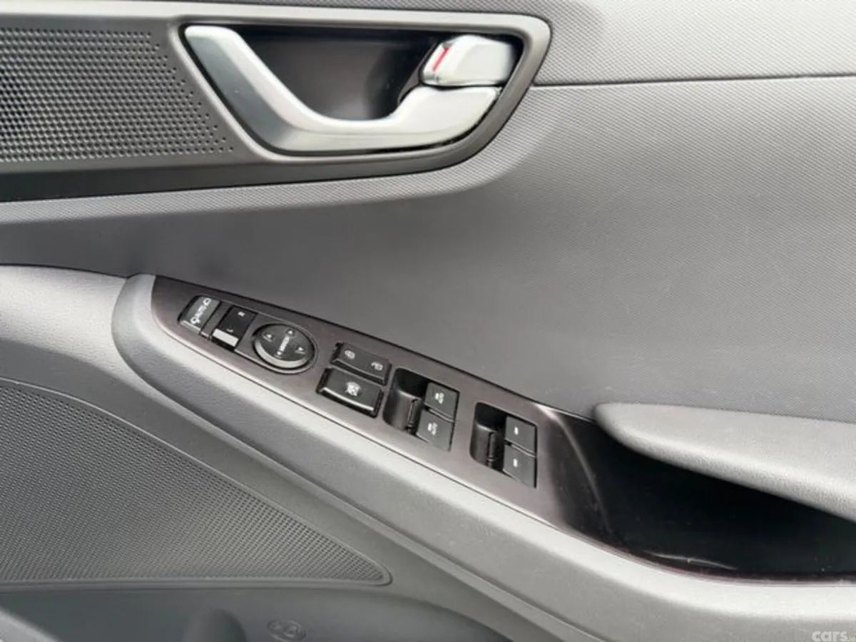Hyundai IONIQ Hatchback, Petrol Hybrid, 2018, White