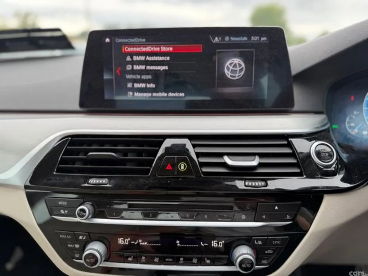 BMW 5-Series Saloon, Petrol Plug-in Hybrid, 2019, Blue