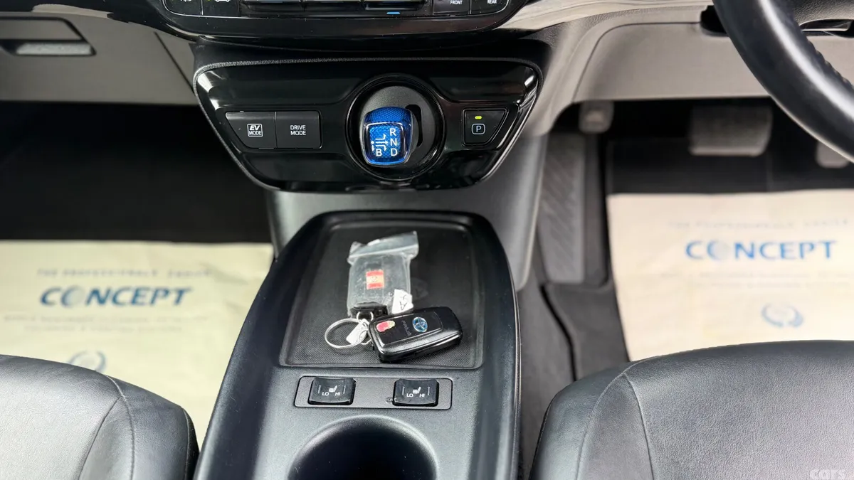 Toyota Prius Hatchback, Petrol Hybrid, 2021, Grey