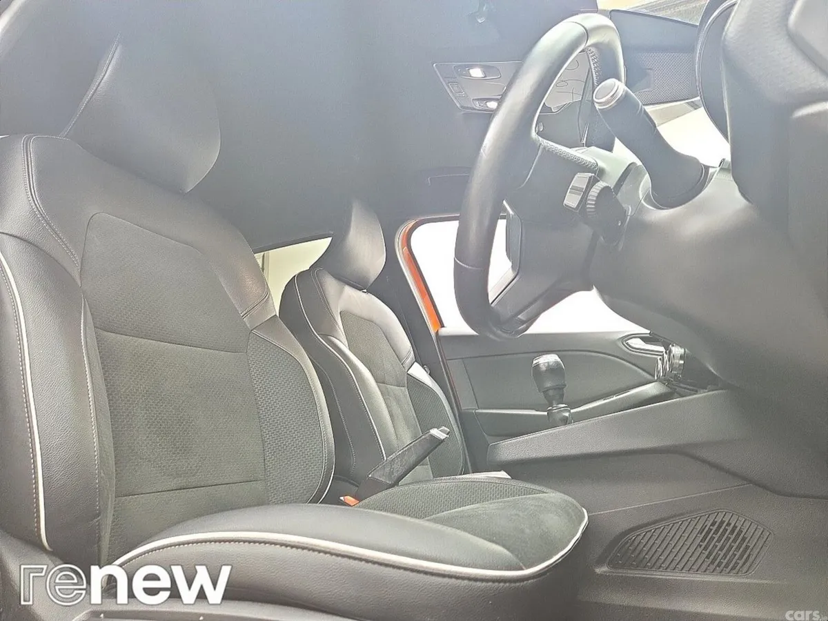Renault Clio Hatchback, Petrol, 2021, Orange
