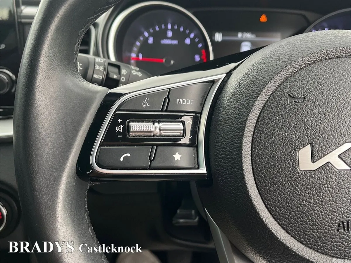 Kia Ceed Hatchback, Diesel, 2023, White
