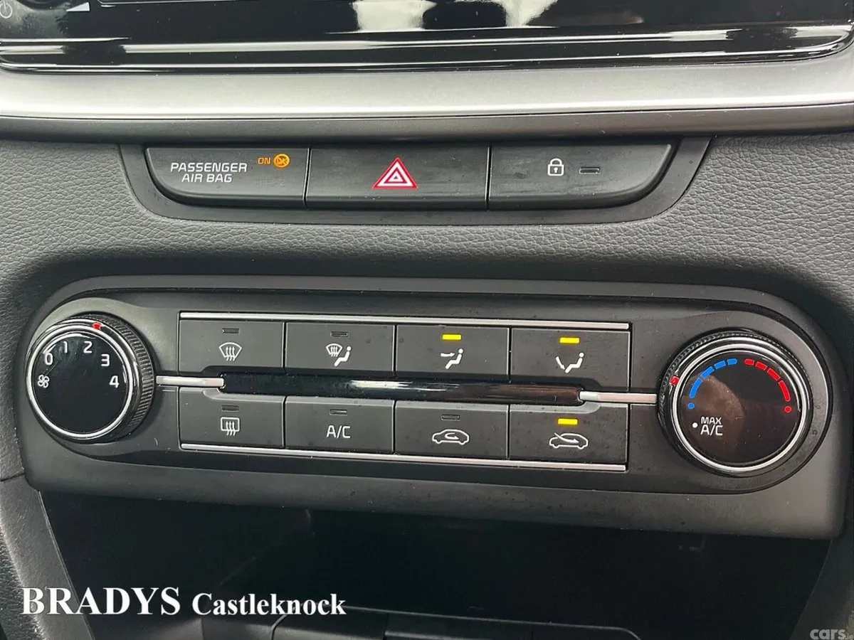 Kia Ceed Hatchback, Diesel, 2023, White