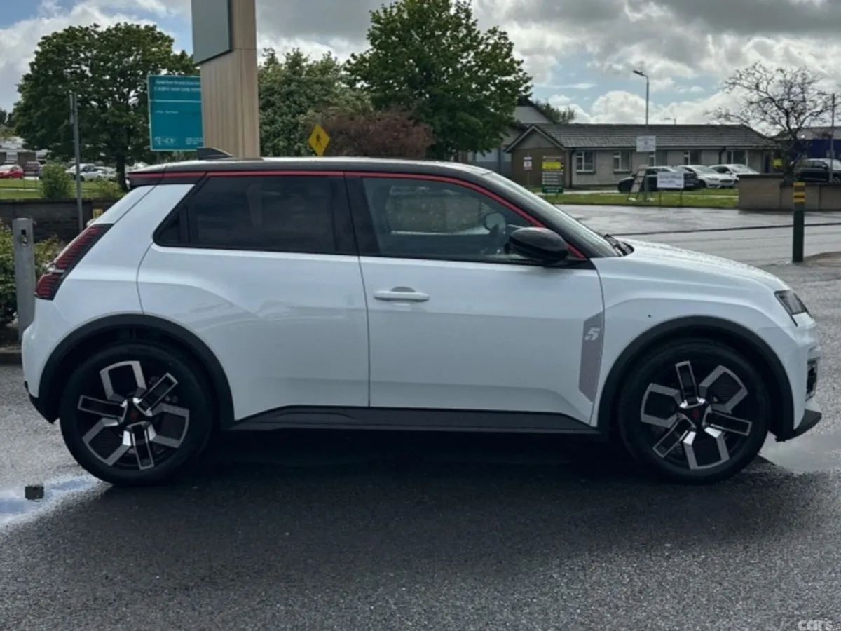 Renault 5 Hatchback, Electric, 2027, White