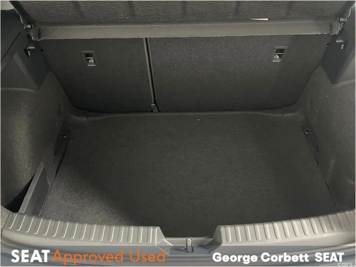 SEAT Leon Hatchback, Diesel, 2026, Blue