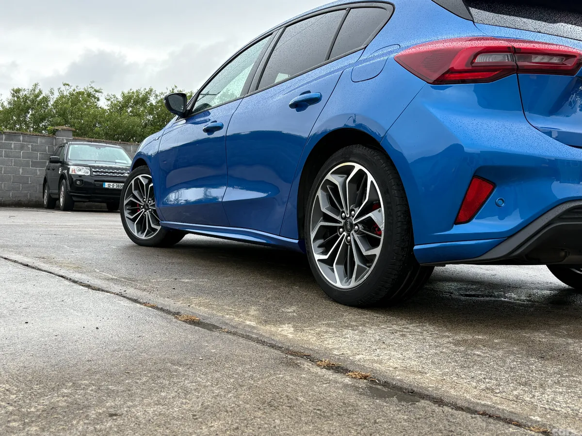 Ford Focus Hatchback, Petrol, 2024, Blue