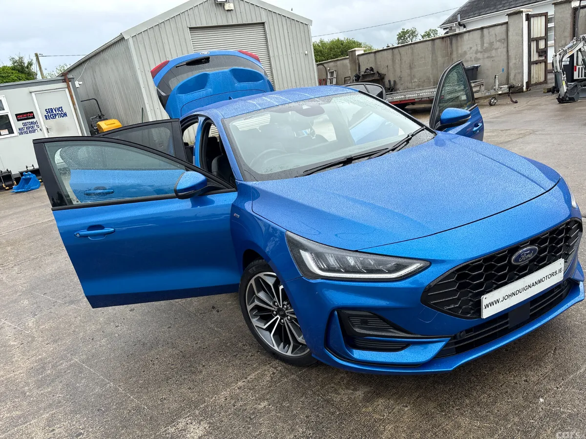 Ford Focus Hatchback, Petrol, 2024, Blue