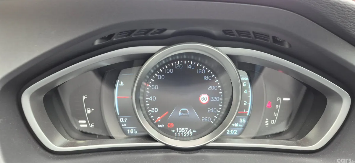 Volvo V40 Hatchback, Petrol, 2015, White