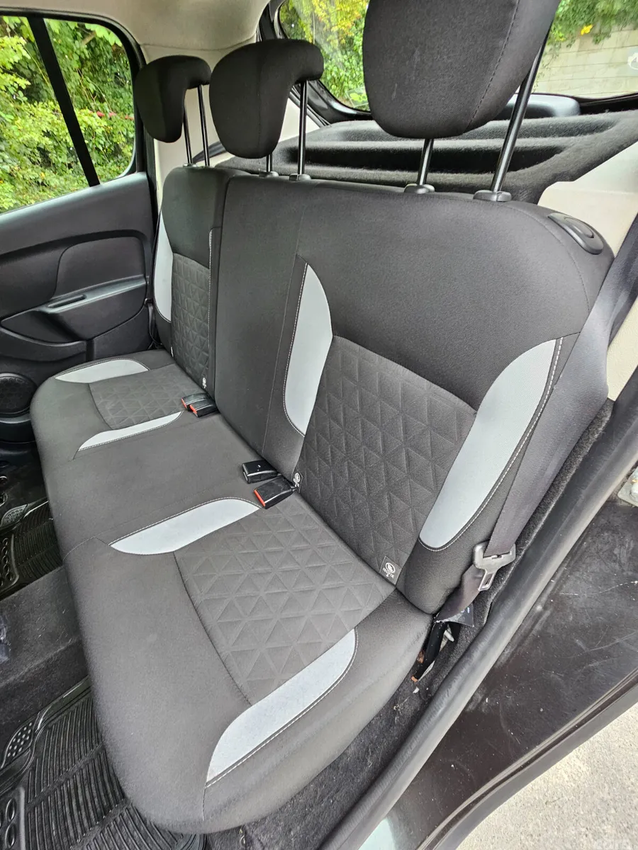 Dacia Sandero Stepway Hatchback, Diesel, 2015, Black