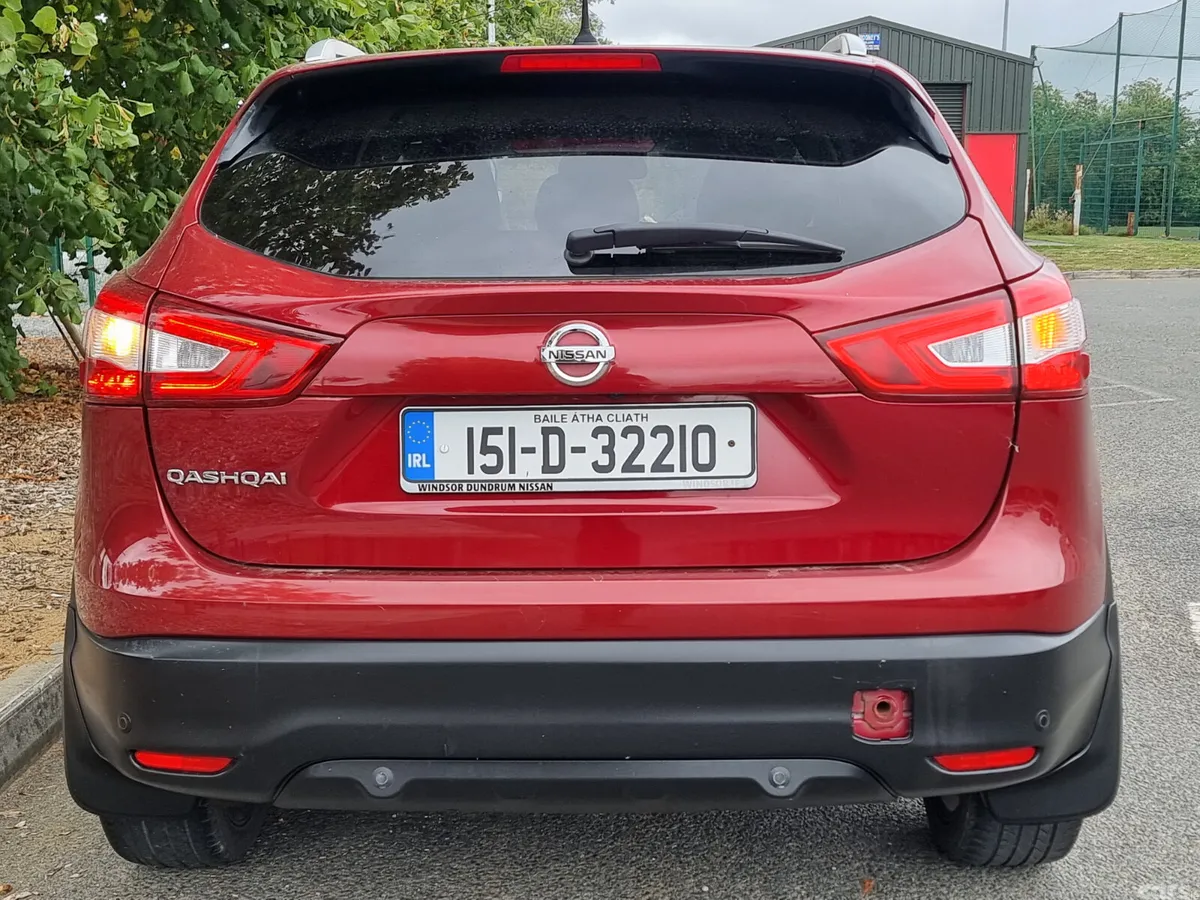 Nissan Qashqai Hatchback, Diesel, 2015, Red