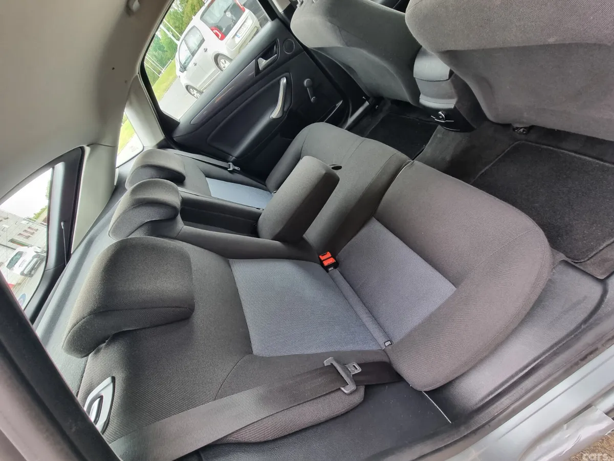 Ford Mondeo Hatchback, Diesel, 2014, Grey