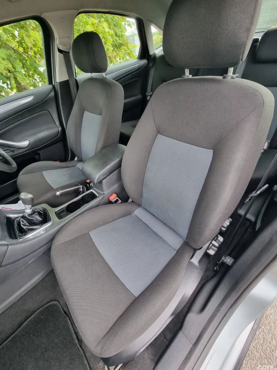 Ford Mondeo Hatchback, Diesel, 2014, Grey