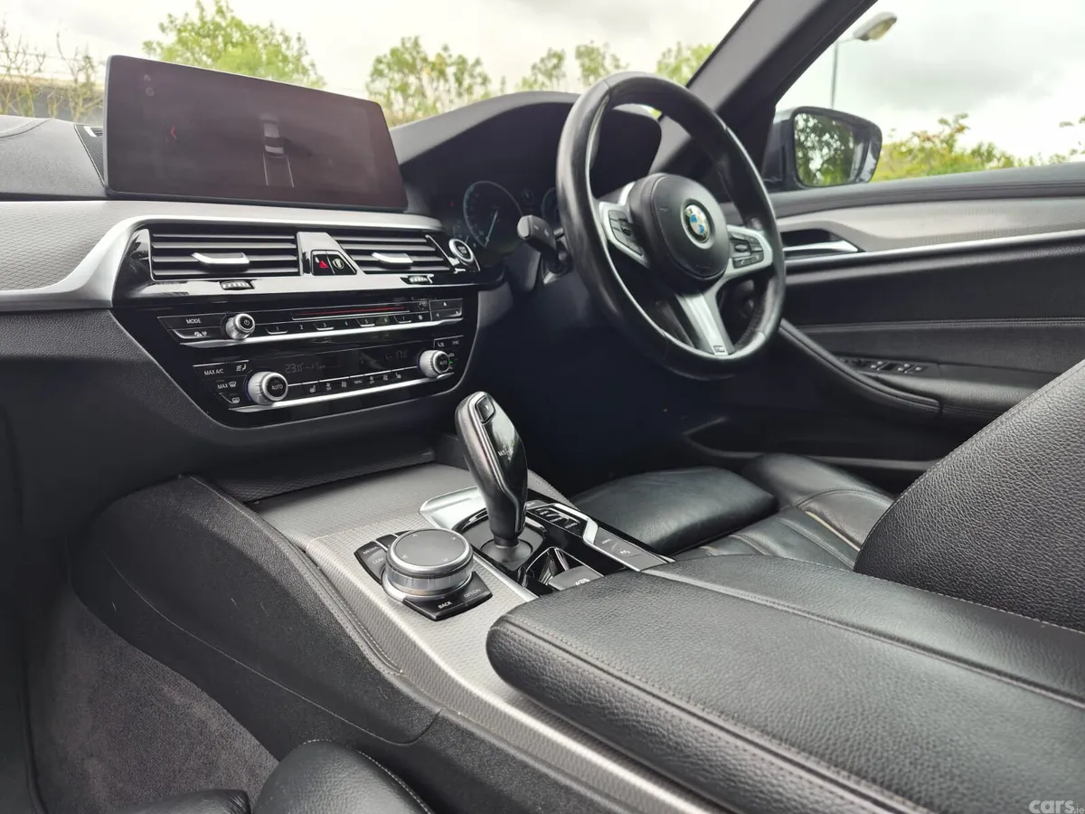 BMW 5-Series Saloon, Petrol Plug-in Hybrid, 2018, Grey