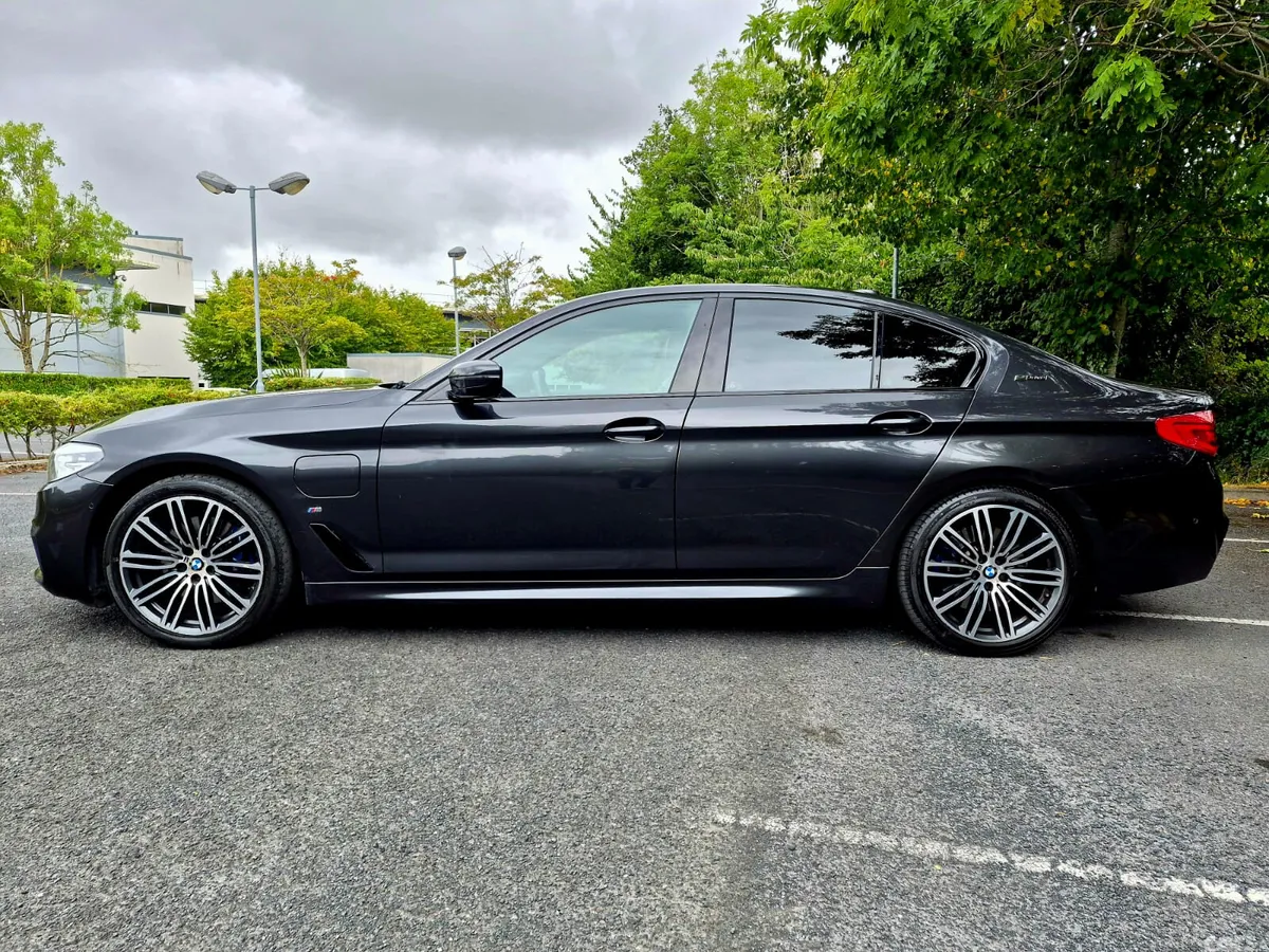 BMW 5-Series Saloon, Petrol Plug-in Hybrid, 2018, Grey