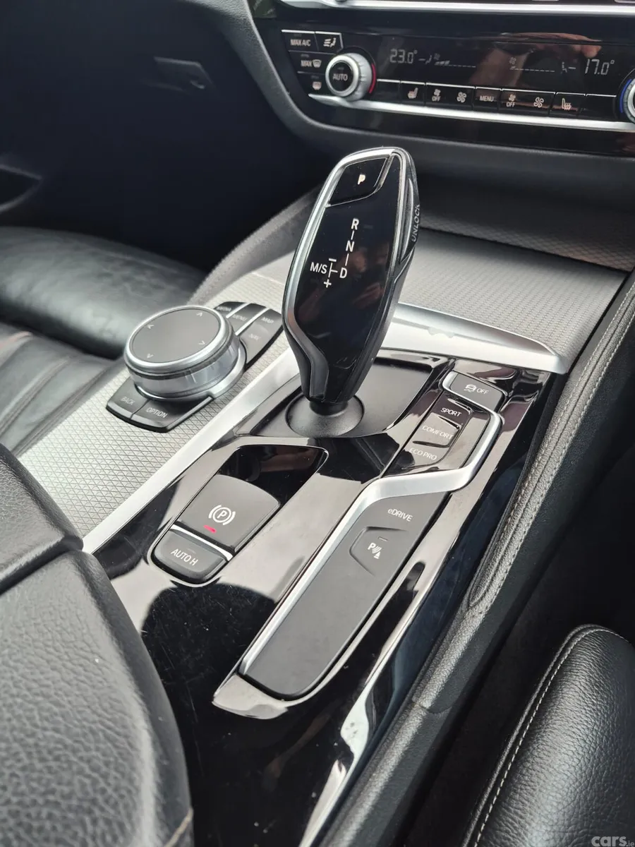 BMW 5-Series Saloon, Petrol Plug-in Hybrid, 2018, Grey