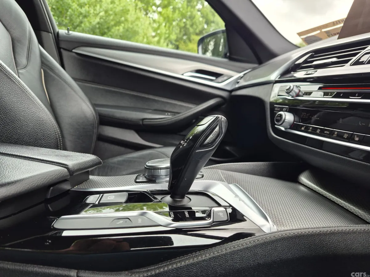BMW 5-Series Saloon, Petrol Plug-in Hybrid, 2018, Grey