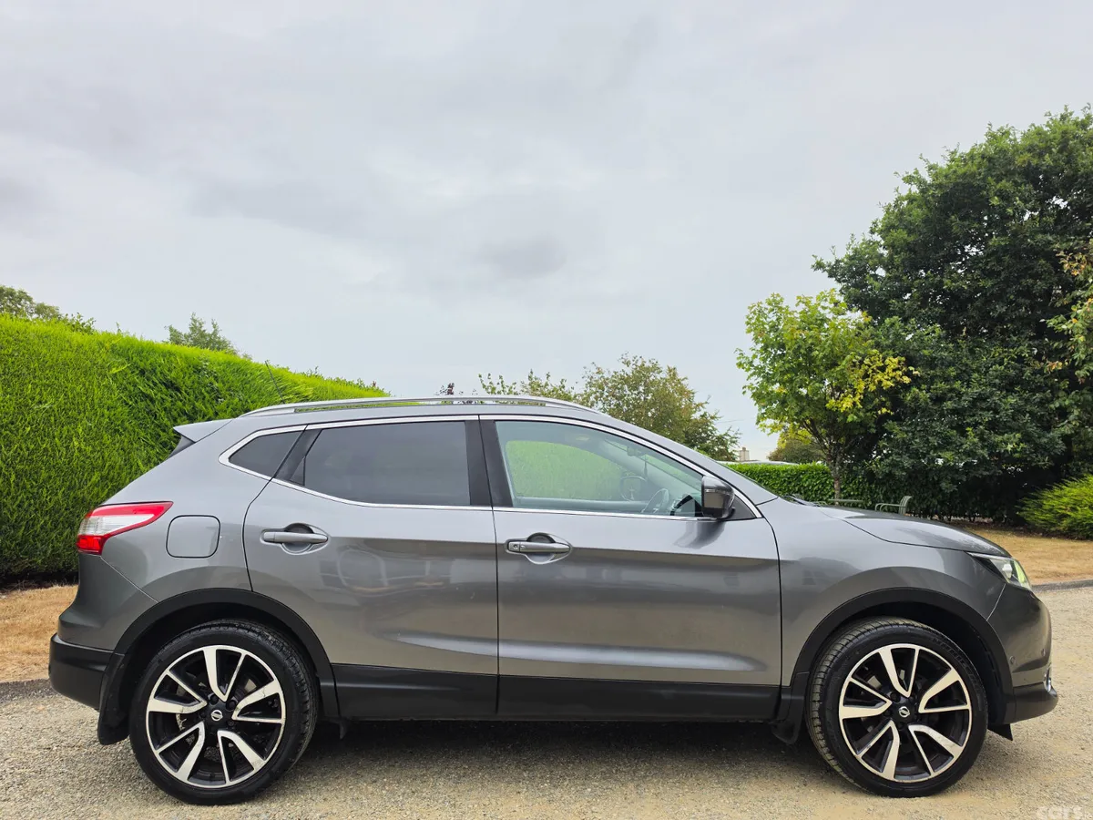 Nissan Qashqai SUV, Diesel, 2017, Grey
