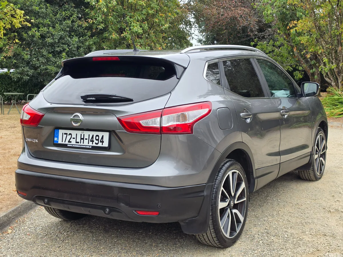 Nissan Qashqai SUV, Diesel, 2017, Grey