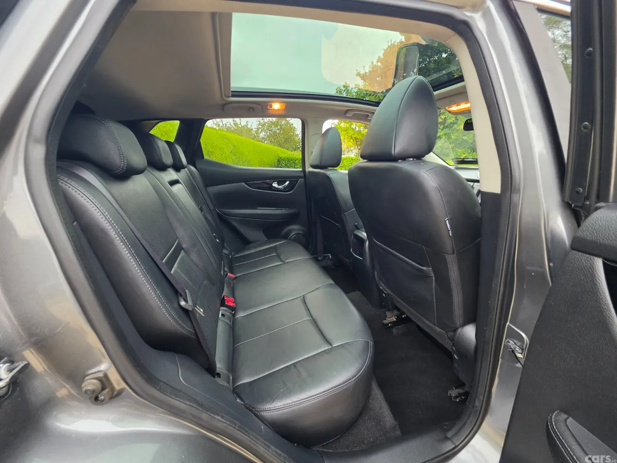 Nissan Qashqai SUV, Diesel, 2017, Grey