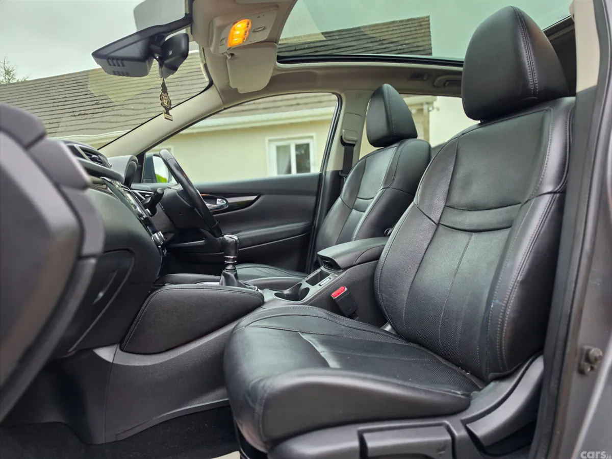 Nissan Qashqai SUV, Diesel, 2017, Grey