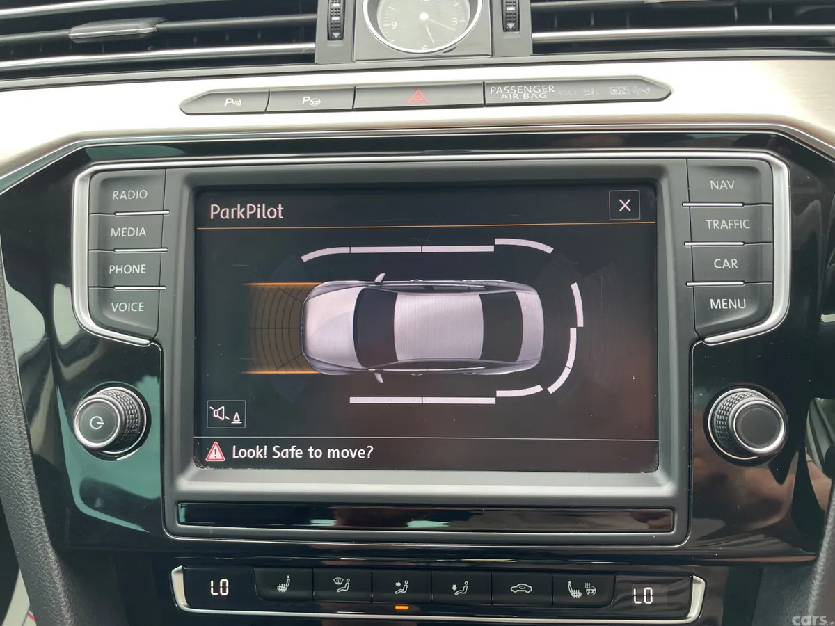 Volkswagen Passat Saloon, Petrol, 2018, Grey