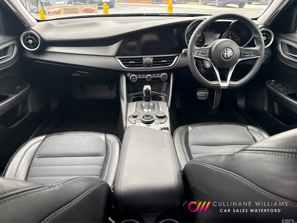 Alfa Romeo Giulia Saloon, Diesel, 2017, Black