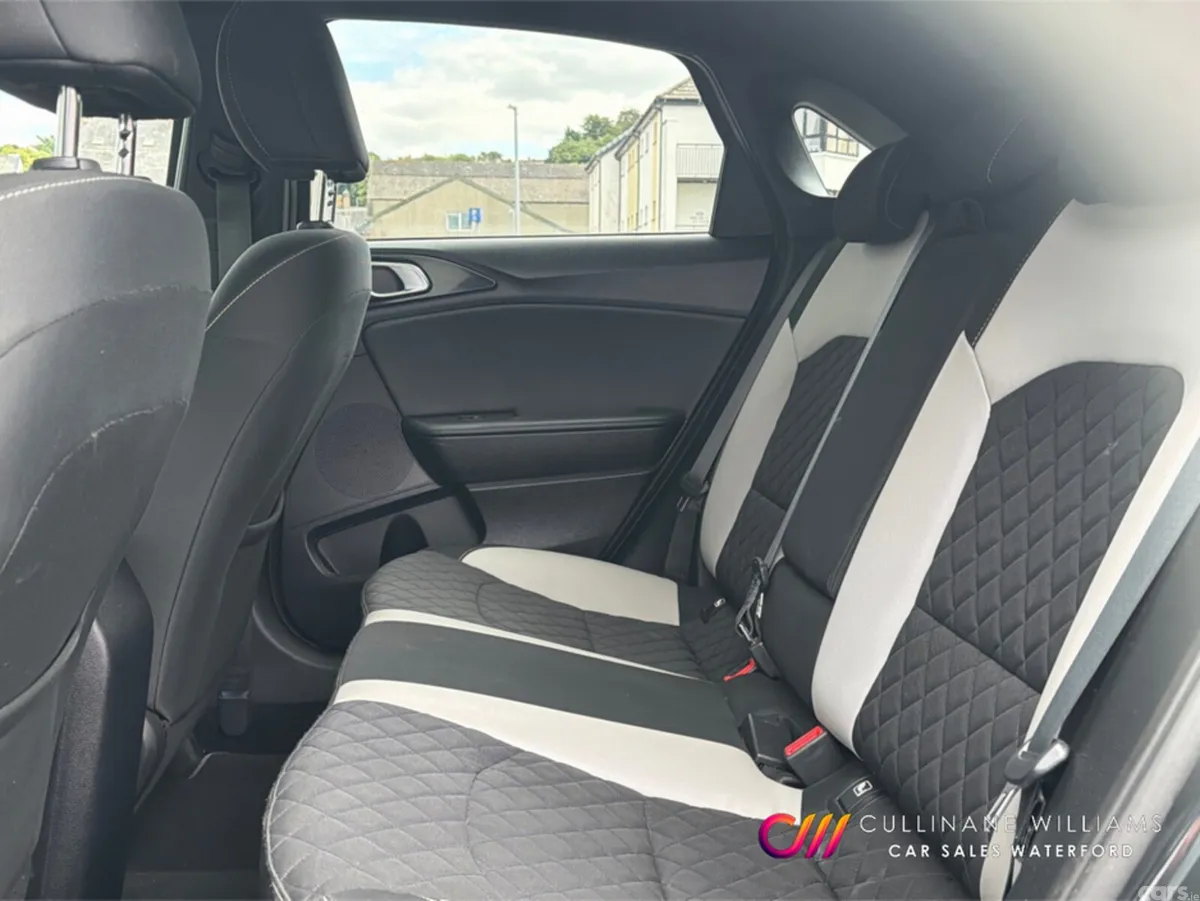 Kia Ceed Hatchback, Diesel, 2019, Black