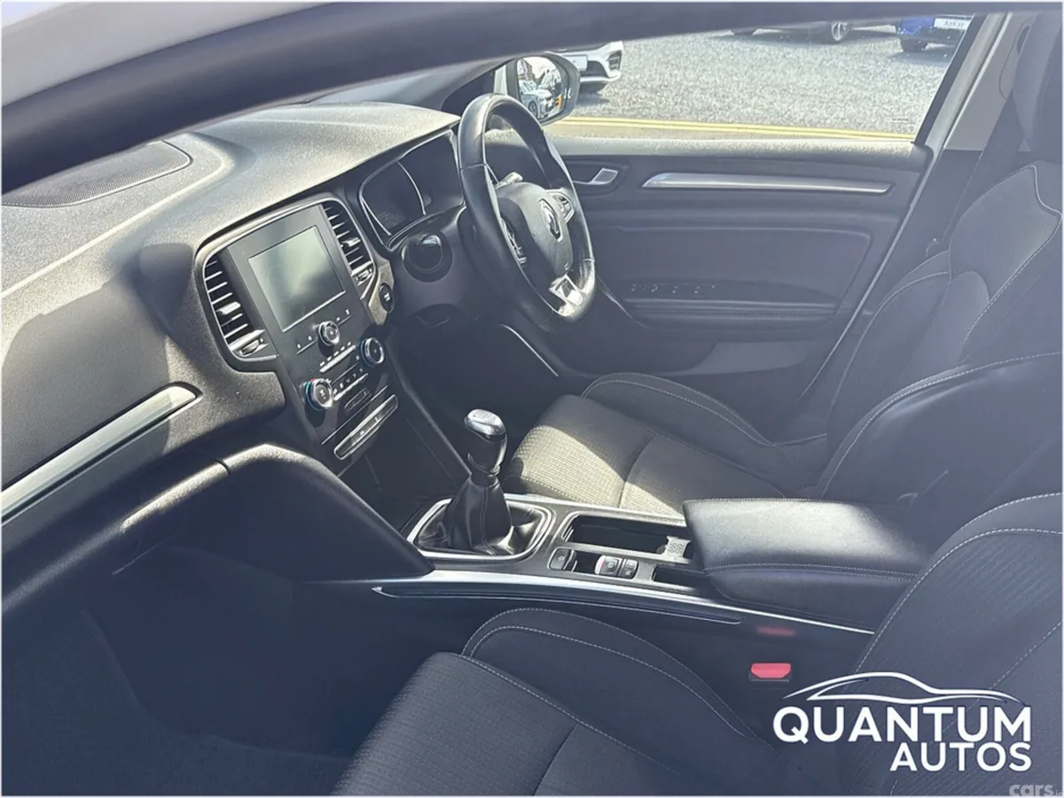 Renault Megane Hatchback, Diesel, 2019, White