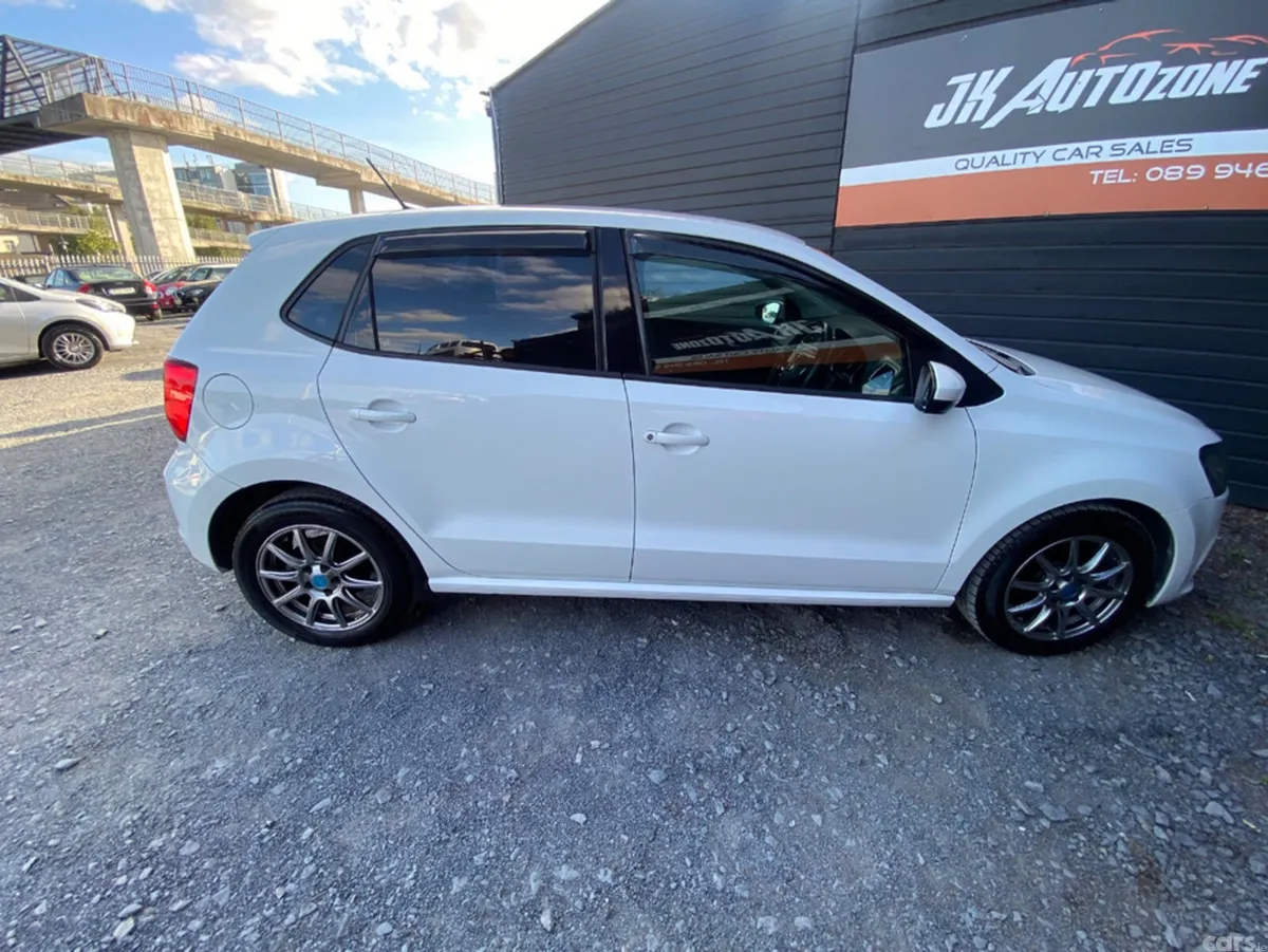 Volkswagen Polo Hatchback, Petrol, 2014, White