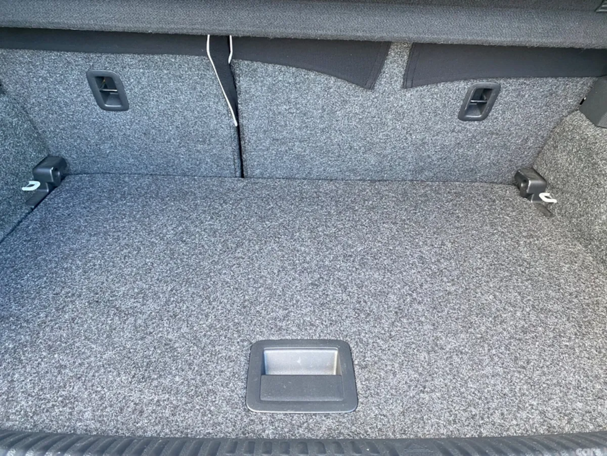 Volkswagen Polo Hatchback, Petrol, 2014, White