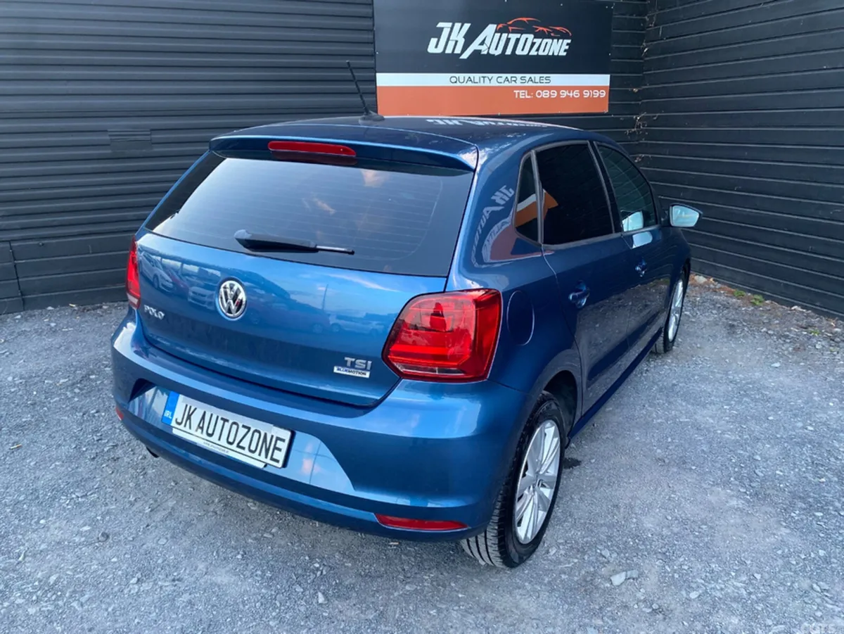 Volkswagen Polo Hatchback, Petrol, 2016, Blue