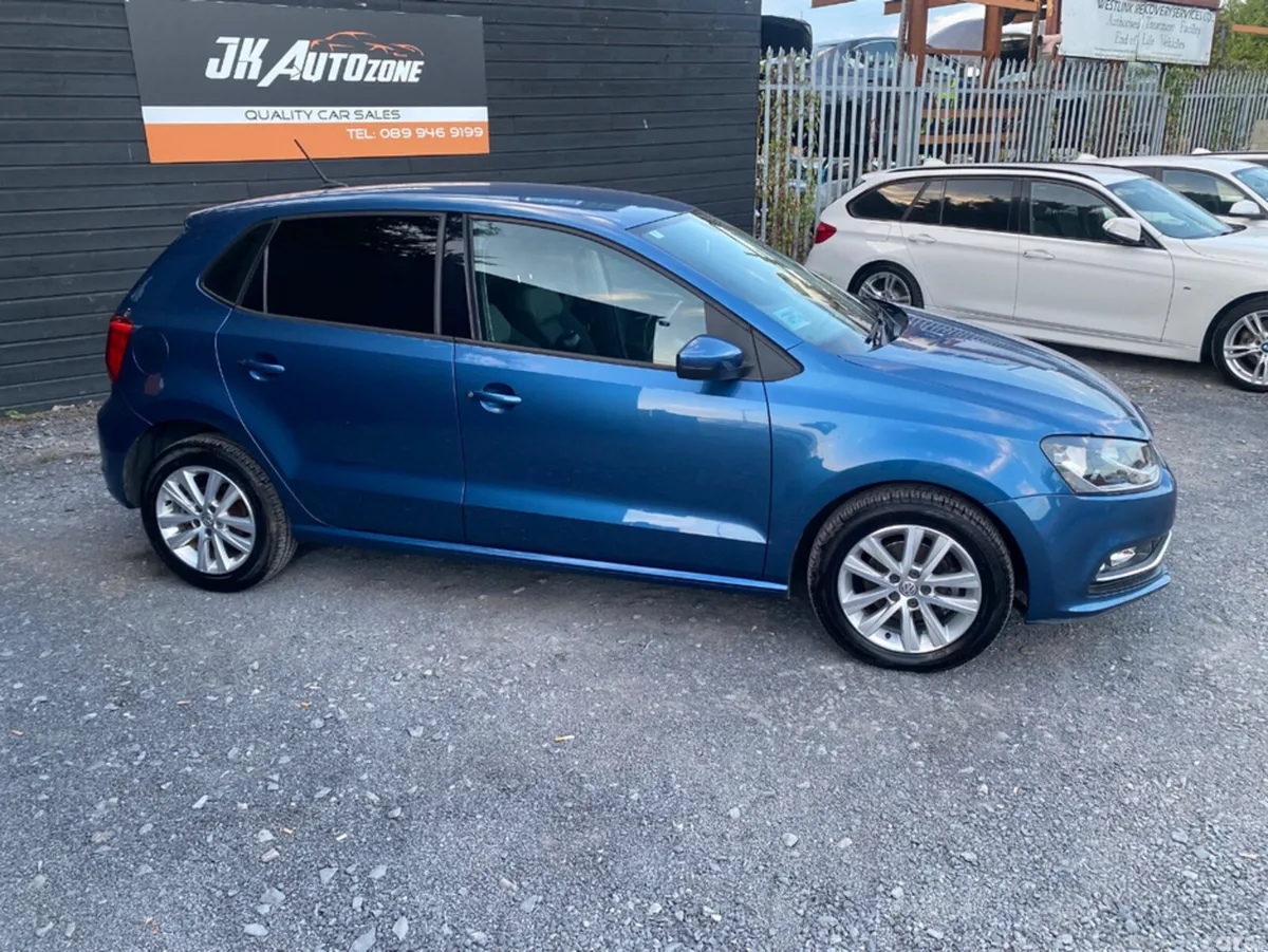 Volkswagen Polo Hatchback, Petrol, 2016, Blue