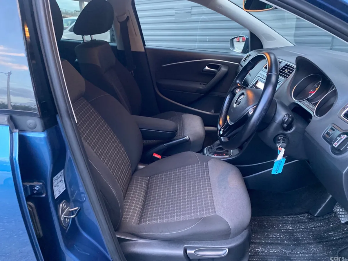 Volkswagen Polo Hatchback, Petrol, 2016, Blue
