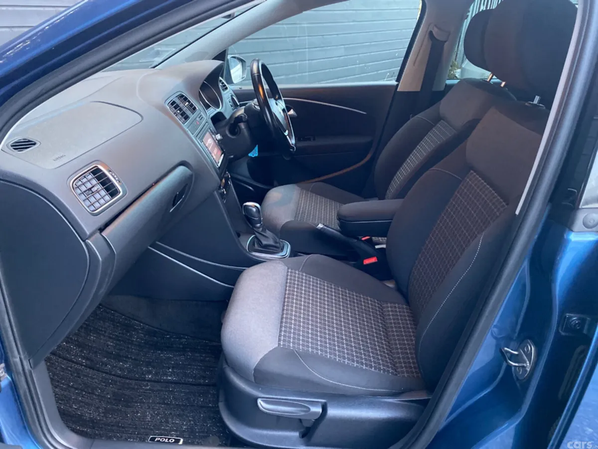 Volkswagen Polo Hatchback, Petrol, 2016, Blue