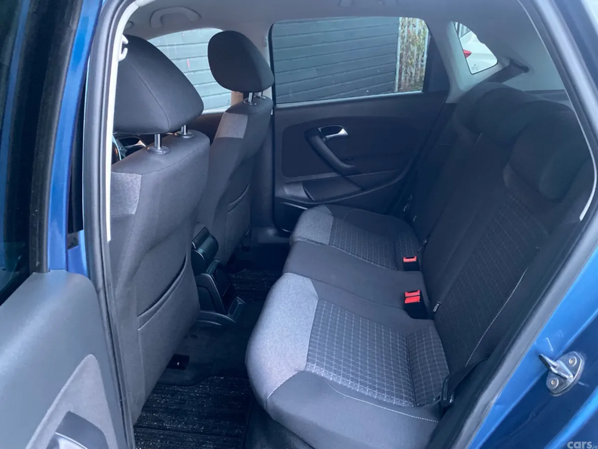 Volkswagen Polo Hatchback, Petrol, 2016, Blue
