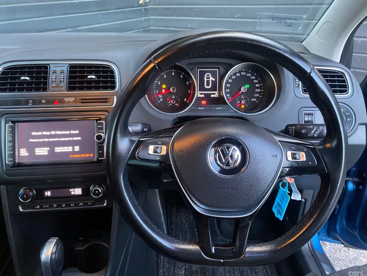 Volkswagen Polo Hatchback, Petrol, 2016, Blue