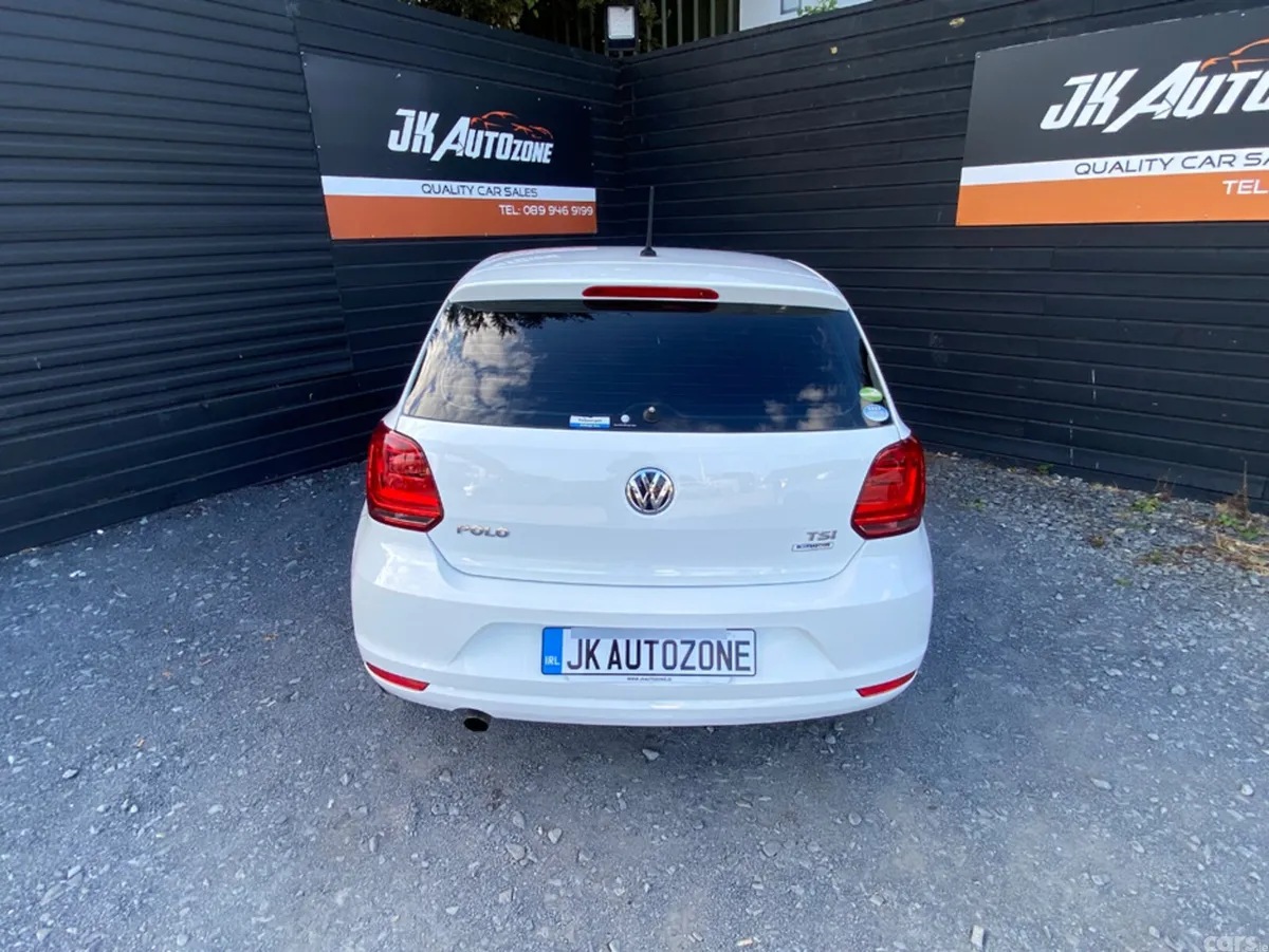 Volkswagen Polo Hatchback, Petrol, 2014, White