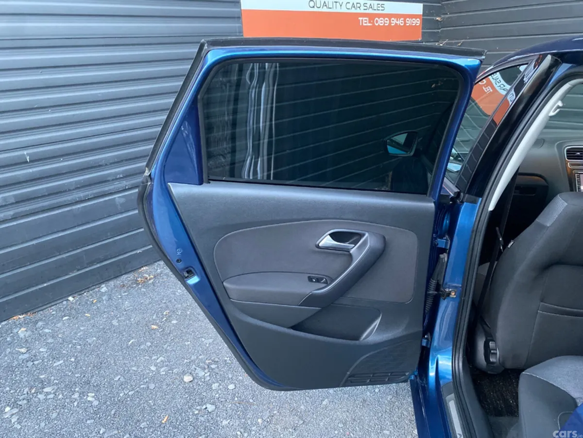 Volkswagen Polo Hatchback, Petrol, 2016, Blue