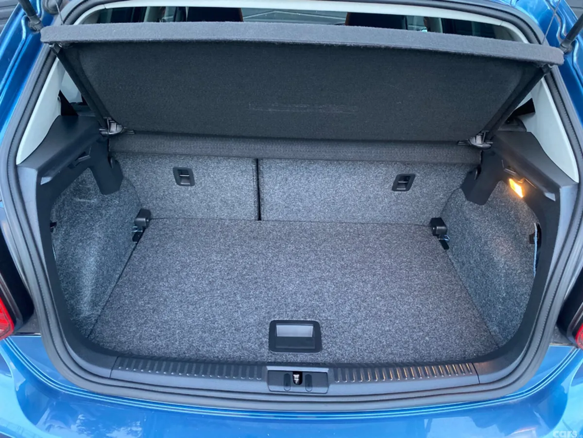 Volkswagen Polo Hatchback, Petrol, 2016, Blue