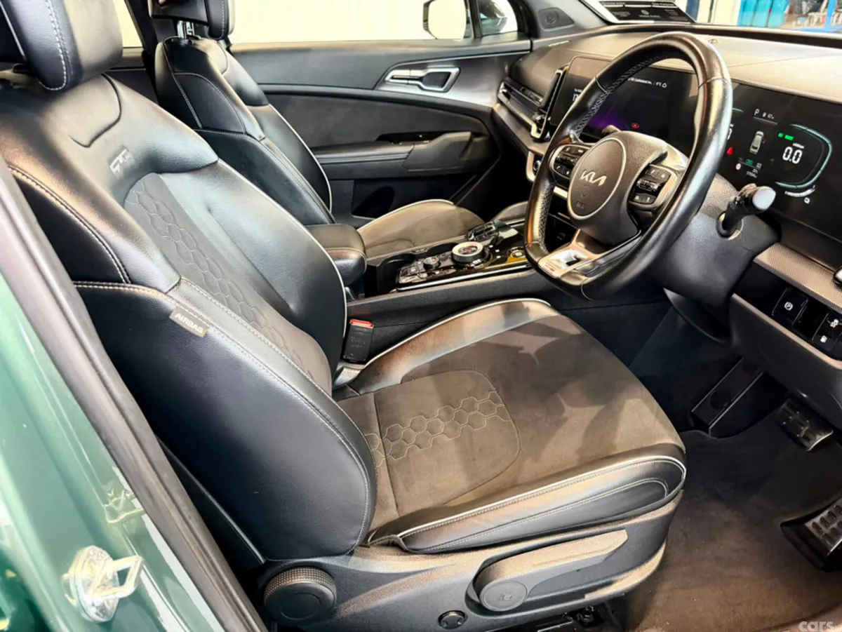 Kia Sportage MPV, Petrol Plug-in Hybrid, 2022, Green