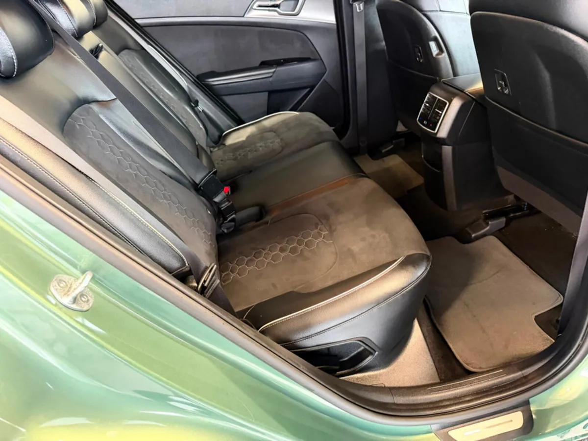 Kia Sportage MPV, Petrol Plug-in Hybrid, 2022, Green