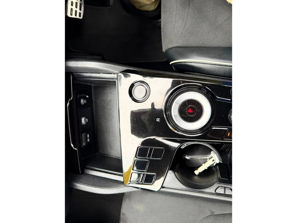 Kia Sportage MPV, Petrol Plug-in Hybrid, 2022, Green
