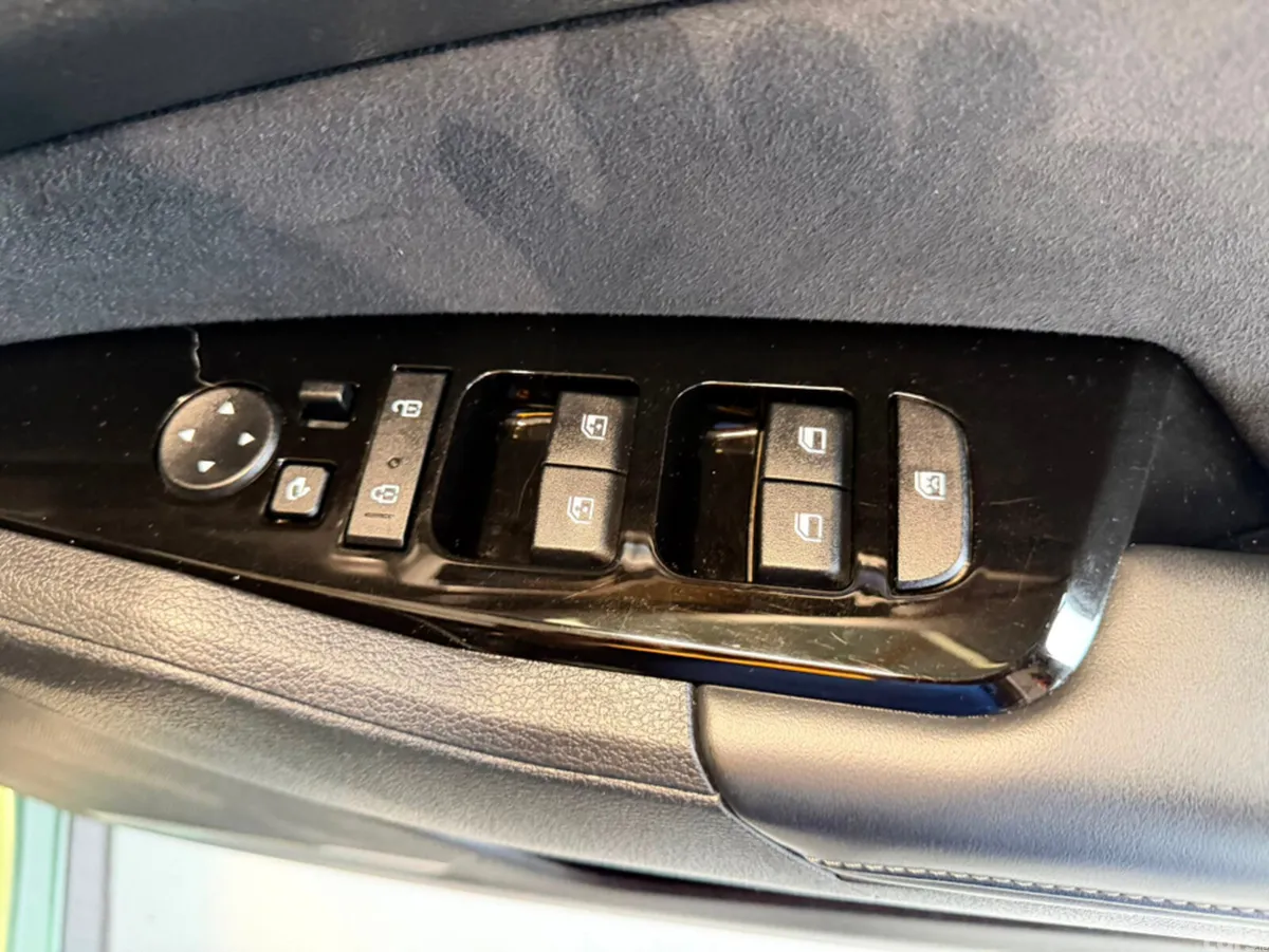 Kia Sportage MPV, Petrol Plug-in Hybrid, 2022, Green